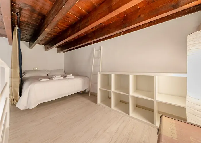 Casas De Sevilla - Casa Descalzos
